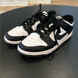 Nike Women's Black and White Sneakers